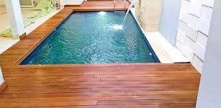 Decking kayu ini sering disebut juga sebagai lantai kayu besi, karena memiliki kekuatan yang tahan terhadap cuaca panas dan hujan. Parket Lantai Kayu Outdoor Pro Rumah