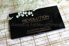 Палетка теней makeup revolution