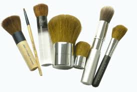 brush up on must have makeup gear