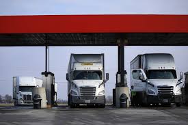 Gas Tax Holiday: U.S. Truckers Aren't Celebrating Suspensions on Diesel  Fuel - Bloomberg