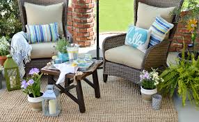 outdoor entertaining furniture and