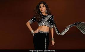 shilpa shetty s saree game only gets