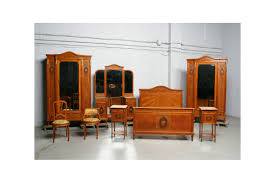 100 x 200 , außenmaß: Ein Antikes Schlafzimmer Aus Der Zeit Um 1910 Kundenspezifische Mobel