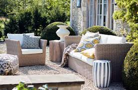 how to choose garden furniture ideas