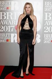 Resultado de imagem para looks brits awards 2017