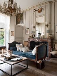 Decorate Your Home With French Daybeds