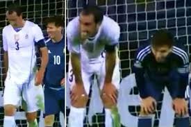 Watch highlights of every copa america match on the bbc sport website. Copa America 2015 Lionel Messi And Diego Godin Become Perfectly Synchronised During Argentina V Uruguay Mirror Online