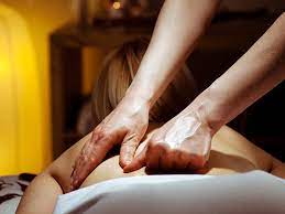 12 Benefits of Swedish Massage, How it Works, Candidates