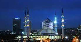 Masjid yang satu ini dikenal mirip dengan masjid sultan ahmed yang berada di turki. Masjid Terbesar Di Malaysia Untuk Setiap Negeri Kamus Bergerak