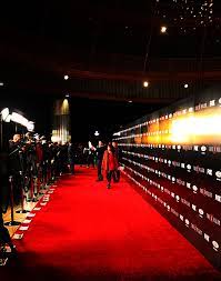 install a red carpet for an event