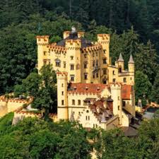 Ausmalbilder | hier findest du dein gesuchtes ausmalbild ritterburg zum kostenlosen ausdrucken und ausmalen. Die 19 Schonsten Burgen Schlosser In Deutschland