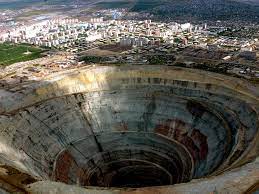 TOP-10 deepest quarries in the world | Smapse