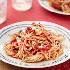 simple spaghetti with tomato sauce