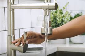 how to fix leaking delta handle kitchen