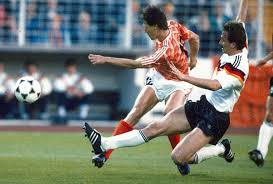 Op 25 juni 1988 won nederland voor het eerst in de geschiedenis het europees . Geen Haat Meer Op De Plek Die In 1988 Van Oranje Was Het Parool