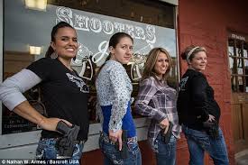 The kitchen at shooters grill is not the only thing packing heat. Colorado Shooters Grill Arms Waitresses With Loaded Guns Daily Mail Online