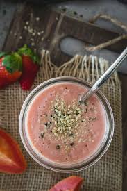 guava smoothie with strawberries and