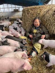 生産者と豚肉の表情￼ - tonkatsu.jp表参道（トンカツ ドット ジェイピー オモテサンドウ）