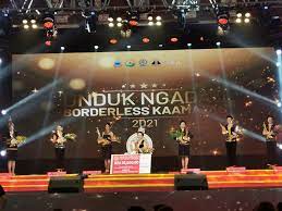 Unduk ngadau kaamatan is a beauty pageant held annually during the kaamatan cultural event in sabah, malaysia. 8hntx1 Dmjznhm