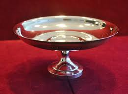 Maybe you would like to learn more about one of these? Oneida Silversmiths Silver Plate Footed Candy Nut Bowl On Pedestal Antique Price Guide Details Page