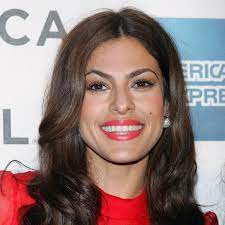eva mendes takes off her makeup and
