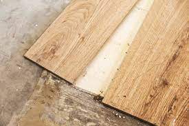 how to remove laminate flooring