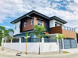 Corner Lot House With Swimming Pool For
