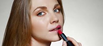 wear bright red lipstick for thin lips