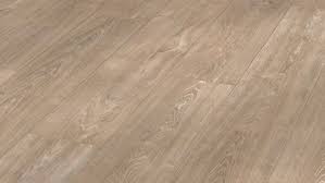 plank laminate in oak and many other decors