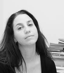 Elizabeth Lerner nació en la ciudad de Buenos Aires en 1975. Co-editó los fanzines Phobia, Conjura y las revistas Quesquesé e Ilusiones perdidas. - lerner