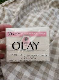 Choose from contactless same day delivery, drive up and more. Vintage Oil Of Olay Soap With Moisturizer Bath Bar 2 Bars White 90 S 4 75 Ounce 37000379010 Ebay