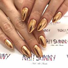 43 gold nail designs for your next trip