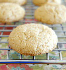 3 ing almond flour cookies