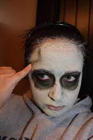 easy diy zombie makeup with household