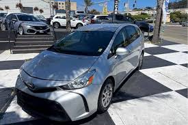 2016 toyota prius v review ratings
