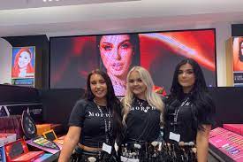 excitement as beauty giant morphe opens