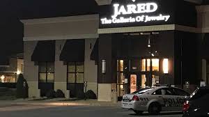 smash and grab robbery at jewelry