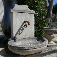 Small Garden Fountain In Stone ǀ Petite