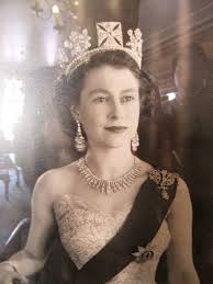 the british crown jewels and queen