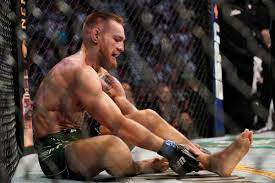 Conor McGregor suffers gruesome leg ...
