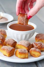 soft cinnamon sugar pretzel bites with