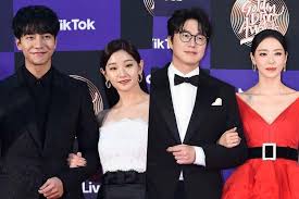 Congratulations to both lee seung gi (이승기) and lee da in (이다인). Lee Seung Gi Park So Dam Sung Si Kyung And Lee Da Hee To Return As Mcs For 35th Golden Disc Awards Soompi