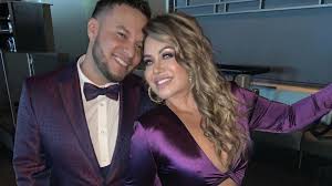 The queen of my world @chiquis626.this page is dedicated to support our #bossbee. All About Chiquis Rivera Lorenzo Mendez S Wedding Mamaslatinas Com