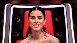 Lena started taking dance lessons at the age of 5 in ballet, hip hop, and jazz. Lena Meyer Landrut Animal Rights Activist Shocked By Instagram Post You Don T Mind Torturing Animals