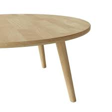 um round wood coffee table