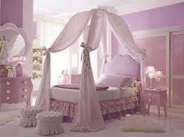 19 Fabulous Canopy Bed Designs For Your