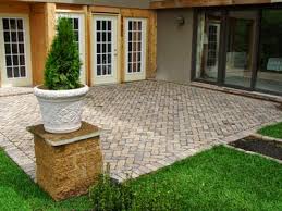 8 steps to build a patio with pavers