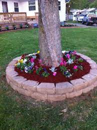 18 Genius Flower Beds Around Trees You