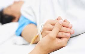 Jika tak bisa menjenguk, anda bisa mengirimkan doa dan ucapan islami untuk kenalan yang sakit. 13 Ucapan Doa Untuk Orang Sakit Supaya Cepat Sembuh