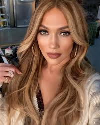 For those with dark to brown hair, the combo of brown with blonde highlights are a great way to refresh your hair as you add some new depth and dimension to your features. 10 Ways To Wear Brown Hair With Blonde Highlights Brown Hair Blonde Highlights Ideas Instyle